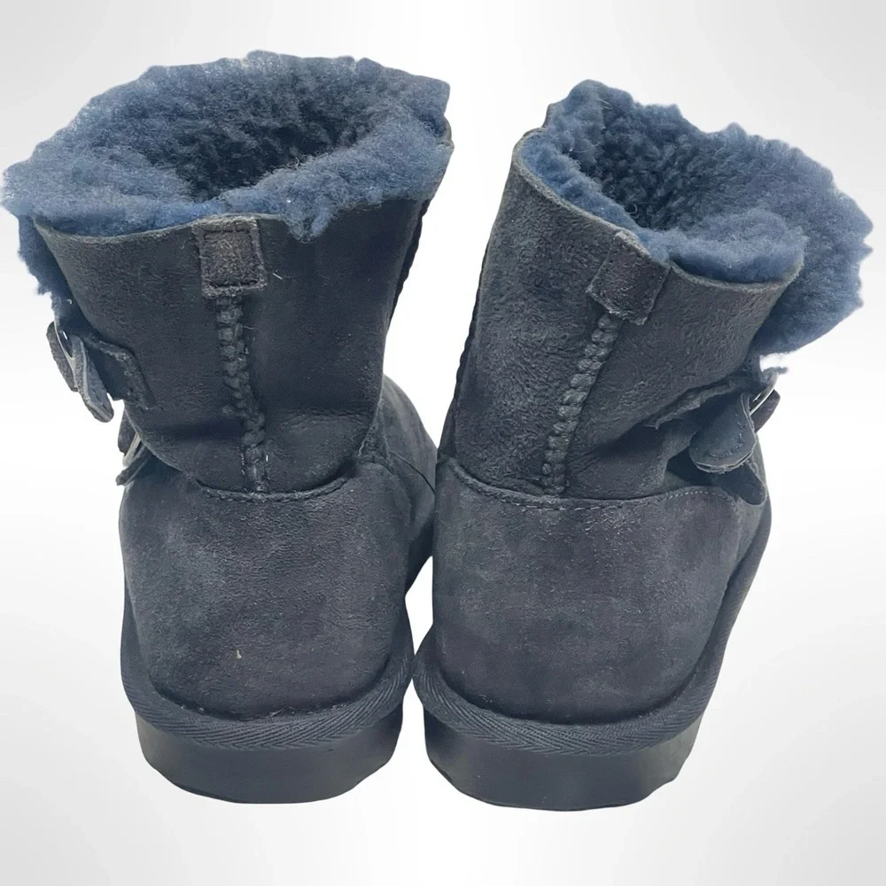 Size K2 Cozy Navy Shearling Boots for kids - gently worn